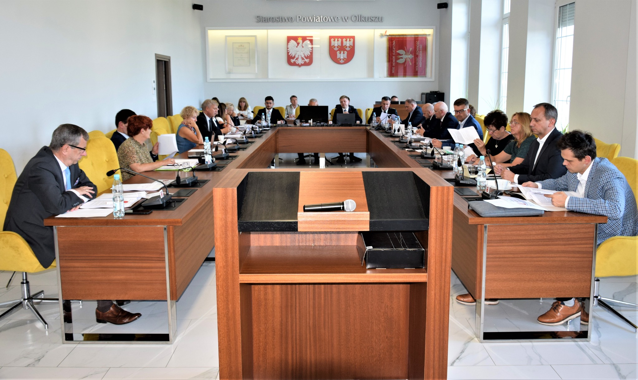 Radni Rady Powiatu podczas XXXIX Sesji Rady Powiatu
